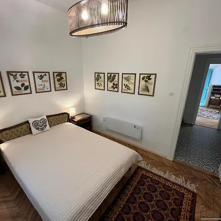 Holiday home 100 Eves Haz Balatonakarattya
