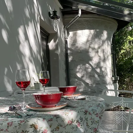 100 Eves Haz Ferienhaus *